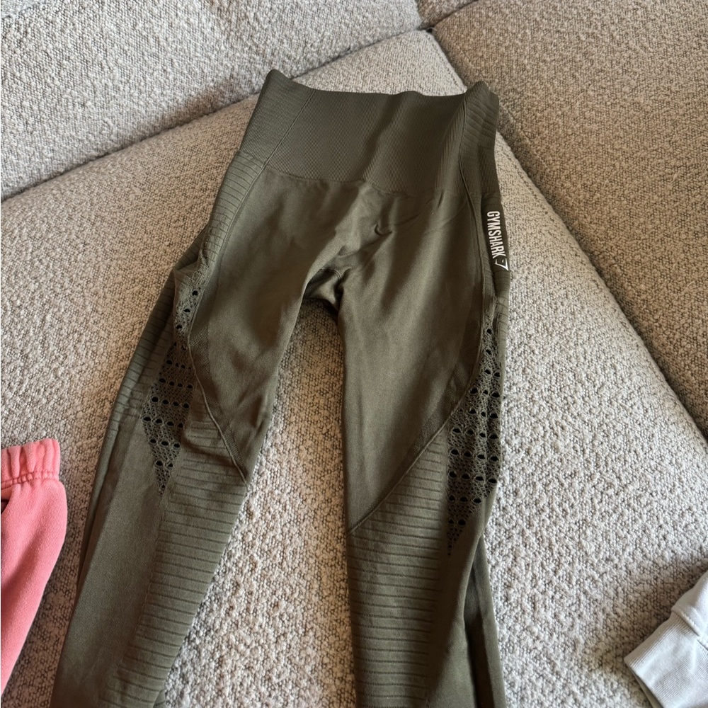 Green gym shark leggings